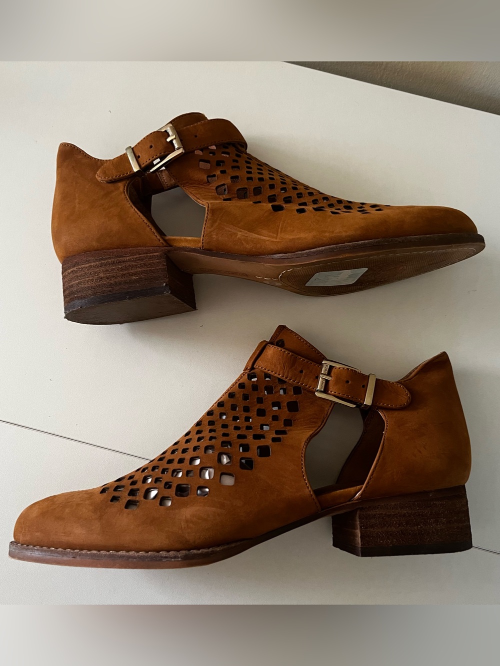 Vince Camuto Cadey Perforated Leather Booties Size 8M 1" Heel Cognac Brown
